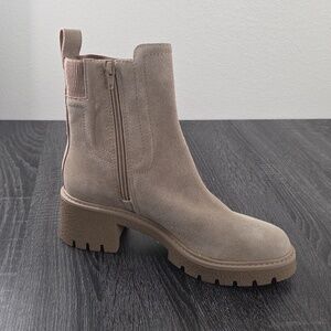 Chelsea & Violet Lug Sole Ankle Boots - Taupe Lottie 9M Leather Suede. Lug Sole